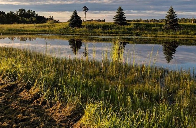 Rustic Log Lodge acres isolés avec lac privé et étang