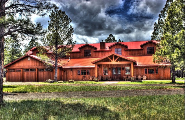 Lodge de luxe rustique dans les montagnes blanches de l'Arizona