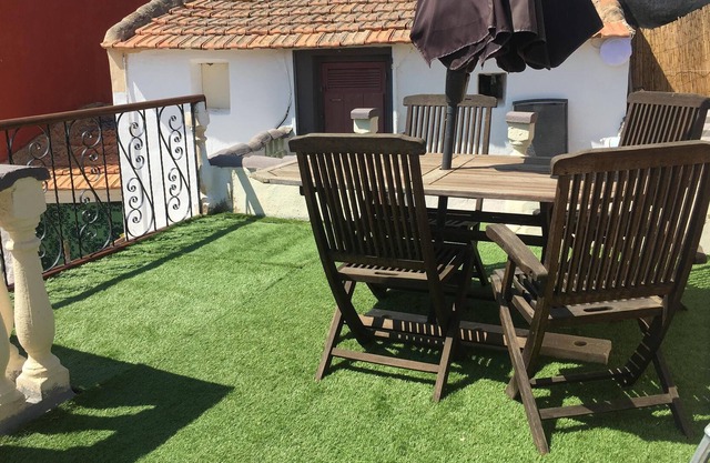 Studio de luxe privé rustique avec terrasse et toit-terrasse avec vue sur la montagne et piscine
