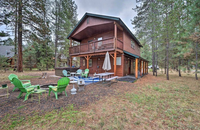 Rustic McCall Cabin w/ Private Hot Tub & Deck!