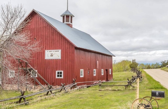 T-Lazy-B Ranch - Une expérience de chalet rustique Montana sur les rives de Jack Creek