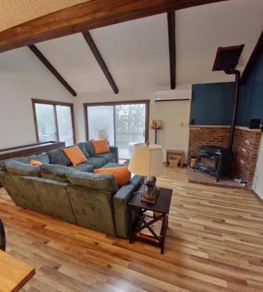 Rustic Mountain Escape Waterpark, Ski & Views!