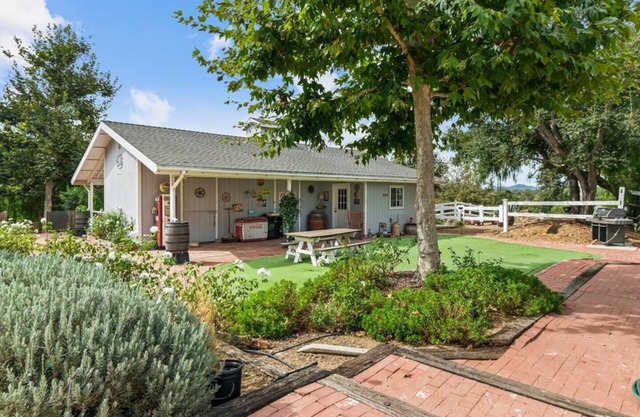 Vintner's Ranch Farmhouse - seule propriété disponible à Lynn Ranch!