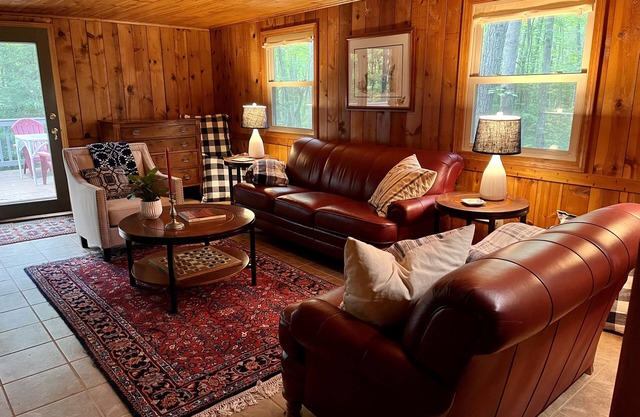 Rustic Pines - Woods, Water and Nature to Relax & Unwind.
