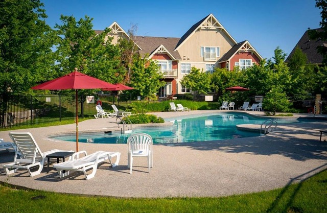 Rustic Retreat at Blue Pool Hot Tub Golf Ski
