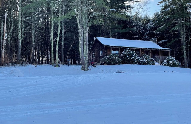 Log Cabin ambiance avec les commodités d'aujourd'hui donne sur 400 acres privé, vue