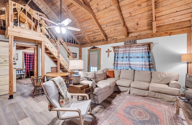 Rustic Retreat Near Sardis Lake | Summer Getaway