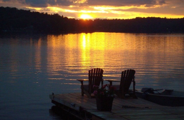 Rustique, romantique, confortable, confortable, cabine Adirondack! MEILLEURS couchers de soleil!