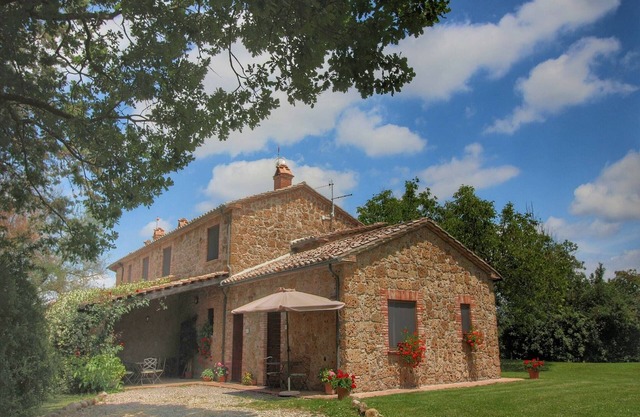 Ferme de charme à Proceno avec piscine