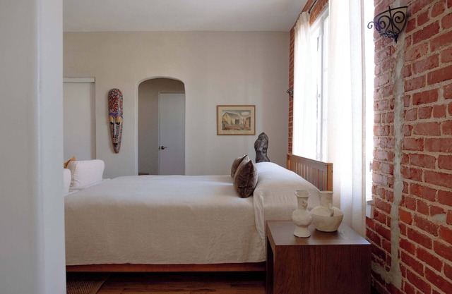 Rustic Studio in Los Feliz - Fully Furnished