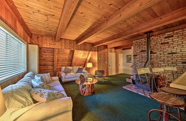Rustic Trinity Center Cabin w/ Deck Near Fishing!