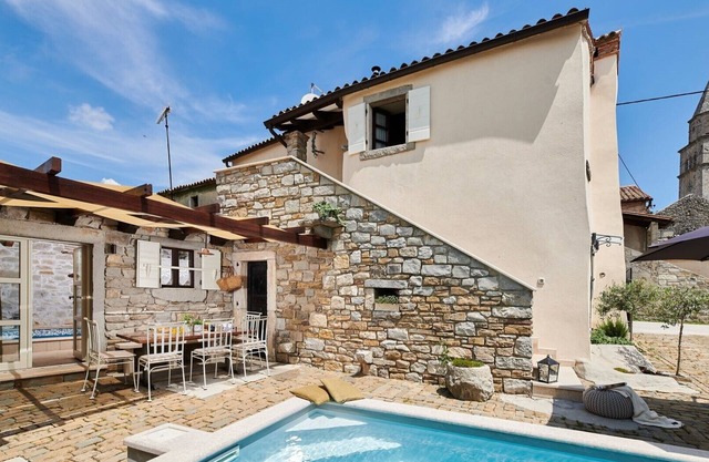 Rustic Villa Katarina Gračišće with pools and a sauna