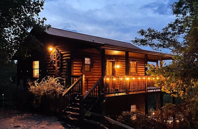 Cabane privée rustique * Animaux acceptés * 2 lits king size * Vue sur la montagne