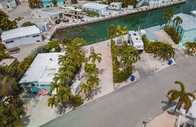 RV Lot 498 in Venture Out at Cudjoe Key