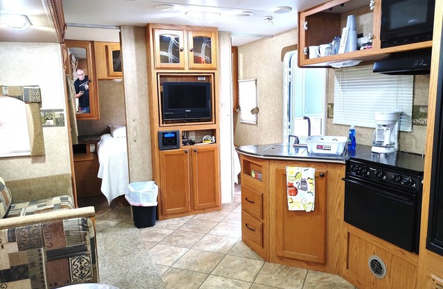 NSB Sun & Shade Tree, Pool & Picnic RV Vacation