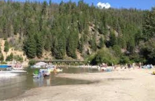 RV Parking /Camping with full hook ups. WITH WEEKLY AND MONTHLY DISCOUNTS