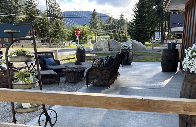 RV parking Full Hook up at Lodestone Motel