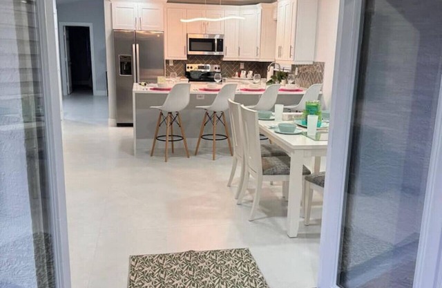 S&H West Palm 3 Bedroom PBI Airport Tropical Chic