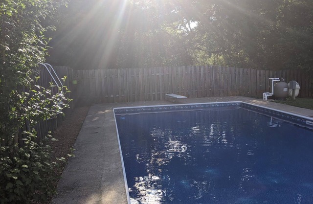 s1. Beautiful home in historic Scottsboro w/ pool