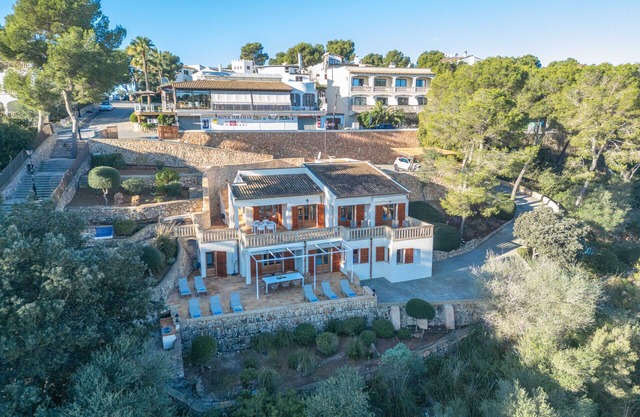 Sa Trona Beach House » sea views and only few steps from the beach