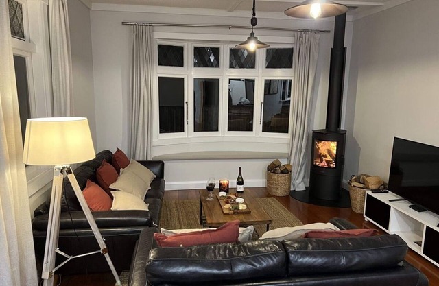 Sackville Retreat, Close to town and short walk to Vineyards