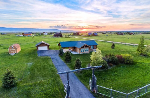 Offres de dernière minute-Saddlehorn Cabin - Belle vue sur la montagne / à proximité du golf / pêche / randonnée, etc.