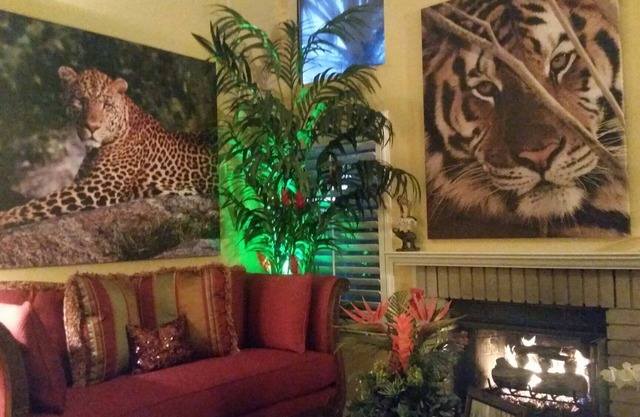 Safari Condo piscine / jacuzzi / Shopping & restaurants dans la rue