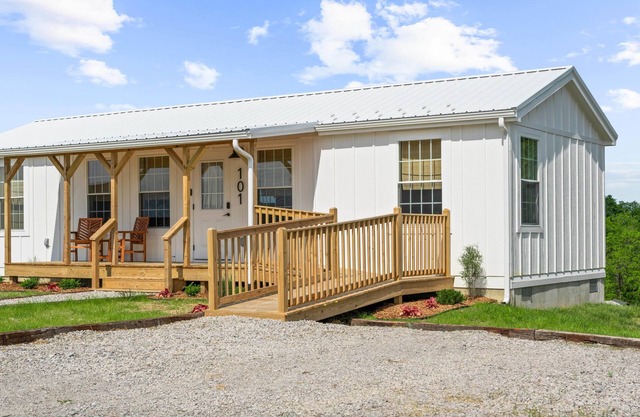 Lodge 101 at Eden Reserve Near Ark - Accessible!
