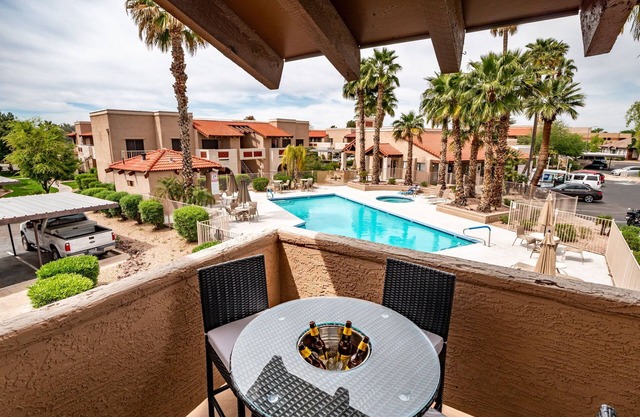 Safe 2BR Condo Steps Away From Banner Hospital and Heated Pool