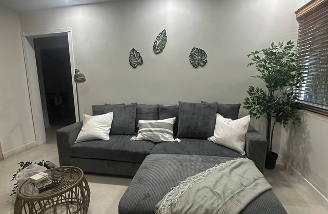 safe and convenient villa w/ great energy&vibes near airport w/ workspace & WiFi