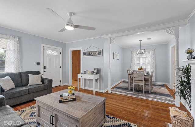 Safe, Broadmoor Haven. Spacious w/ King Bed & Large Backyard