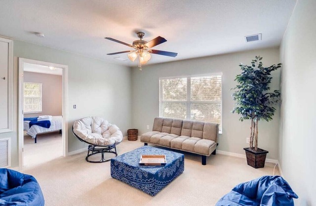 ☀️ Safe ☀️ Cable TV ☀️ Crib ☀️ Deep Clean Parking