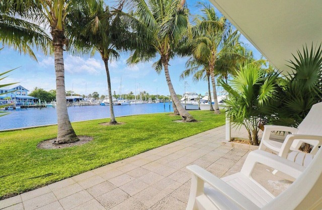 Sailfish Suites 5 - Waterfront Lodging