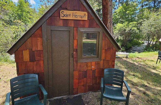 Saint Herman Mini Cottage