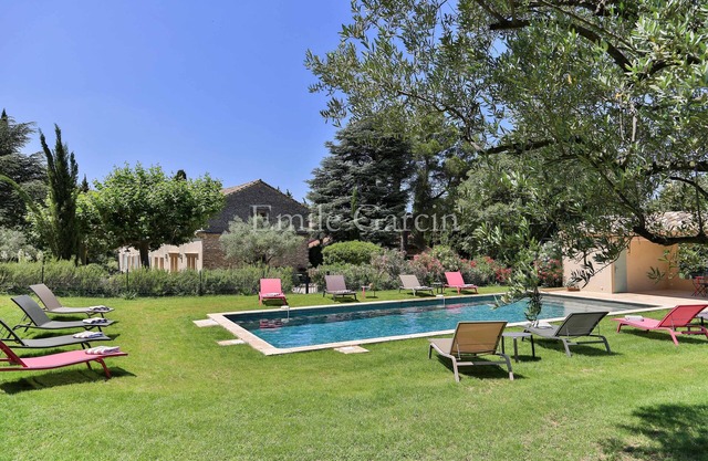 Saint Rémy de Provence, Mas rénové, climatisé, piscine chauffée - Gardien