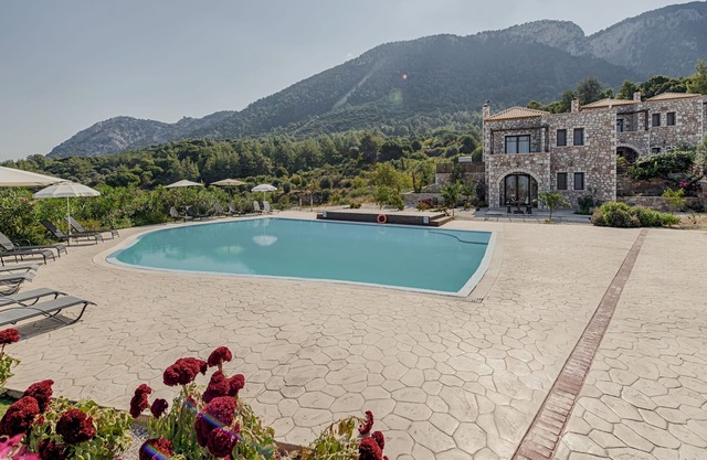 Orange Villa- Salakos