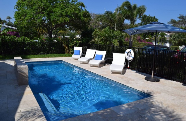 WALK-BEACH / DOWNTOWN-JUST 3-BLKS-PRIVATE VILLAS ALL 7 R So-Beautiful-Read Reviews
