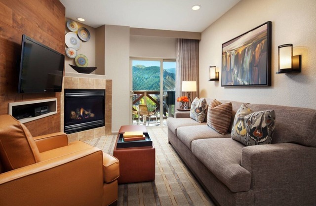 SALE! Thanksgiving in Sheraton Mountain Vista - 1 BR with kitchenet.