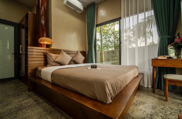Koi Pond Bungalow 1BR Kitchen - near Ba Na Hills