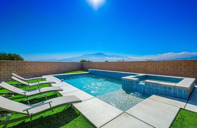 New House with Salt Water Pool and Majestic Views
