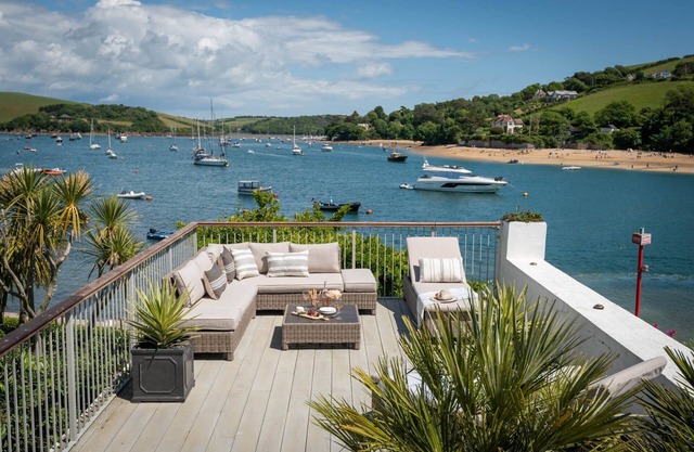 Saltwater - an apartment that sleeps 4 guests in 2 bedrooms