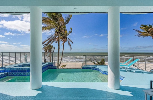 Saltwater Sanctuary | Oceanfront + Pool & Theatre!