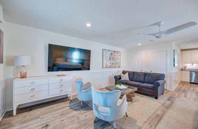 Saltwater Suites, 108 King 1st Floor