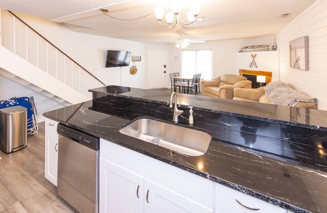 Salty Vibe-Resort Area-Virginia Beach