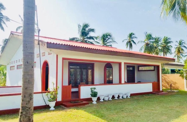 Sampalthivu Beach Villa