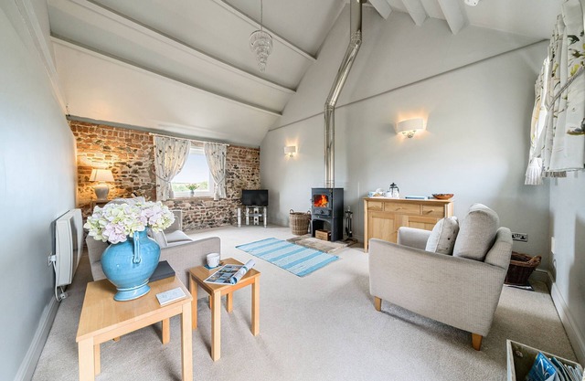 Samphire Barn - sleeps 4 guests in 2 bedrooms