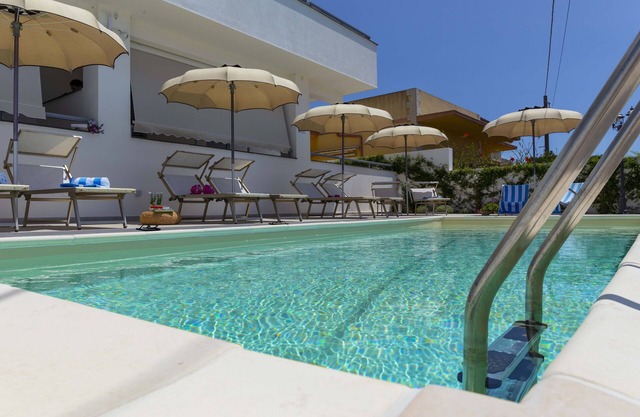 Sampieri, appartements dans résidence avec piscine à seulement 200 m de la mer