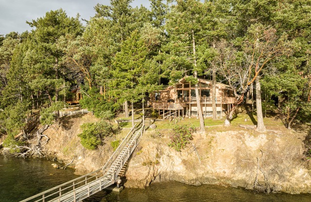 Grande maison Waterfront sur Neil Bay près de Roche Harbor avec quai privé!