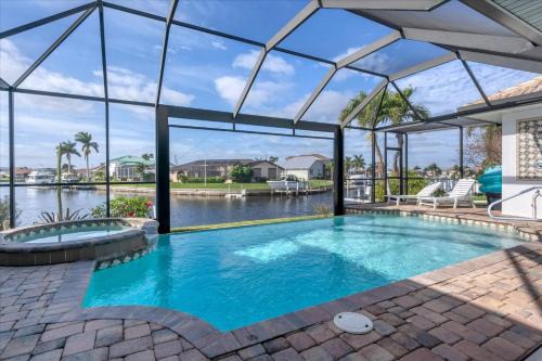 SAN3337 Canalfront Vacation Pool Home