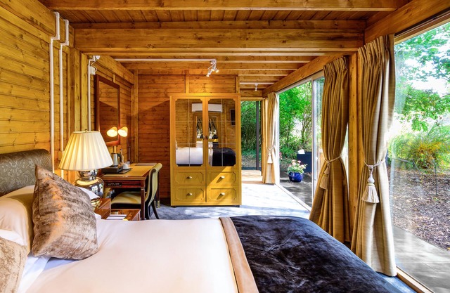 Karma Sanctum on the Green Hotel